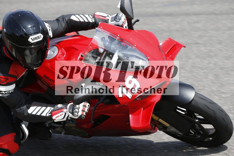 /27 12.06.2025 Ducati Schweiz Trackday Warmup  ADR/gelb-jeaune/19